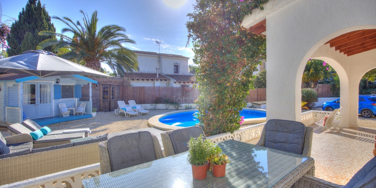 Villa en venta junto a la playa El Portet Moraira