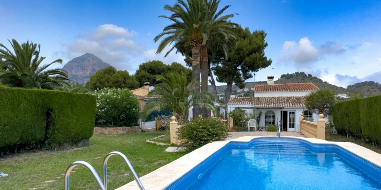 Koopjesvilla te koop in Javea - toplocatie bij oude stad & Colamar