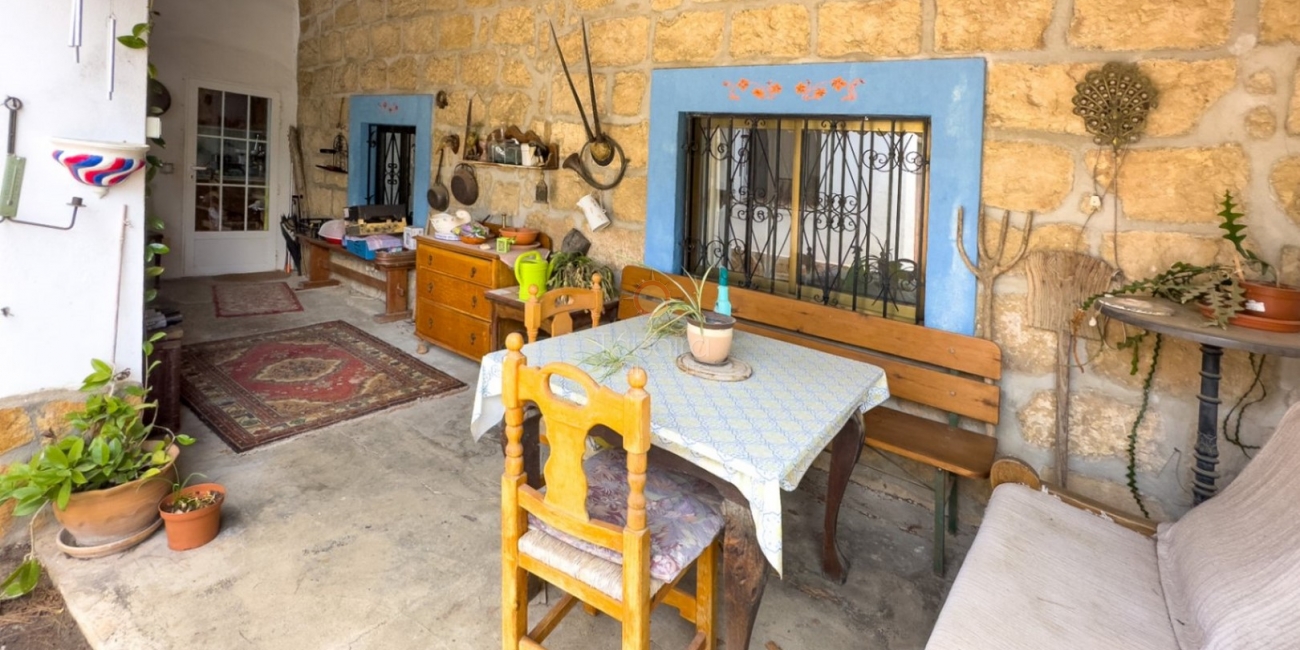 Koopjesvilla te koop in Javea - toplocatie bij oude stad & Colamar