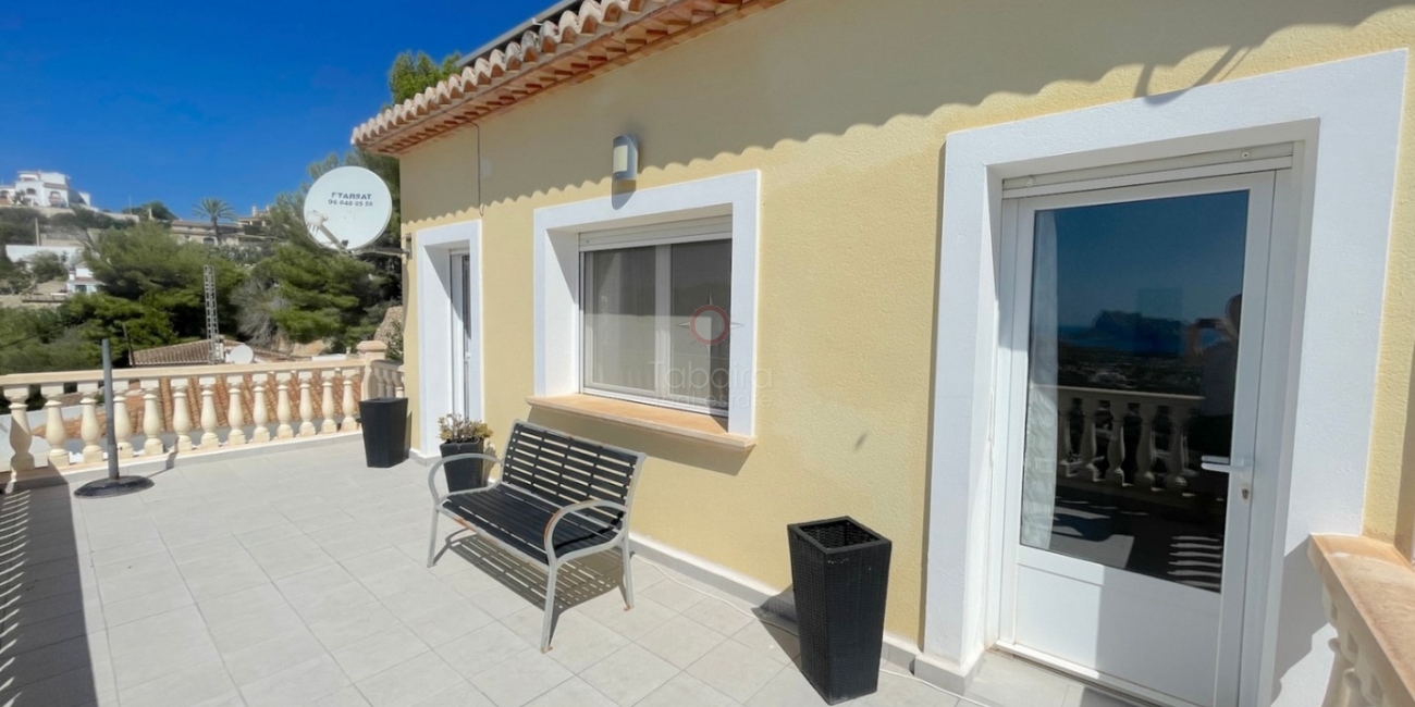 Lyxvilla Benimeit Moraira: Havsutsikt och modernt boende