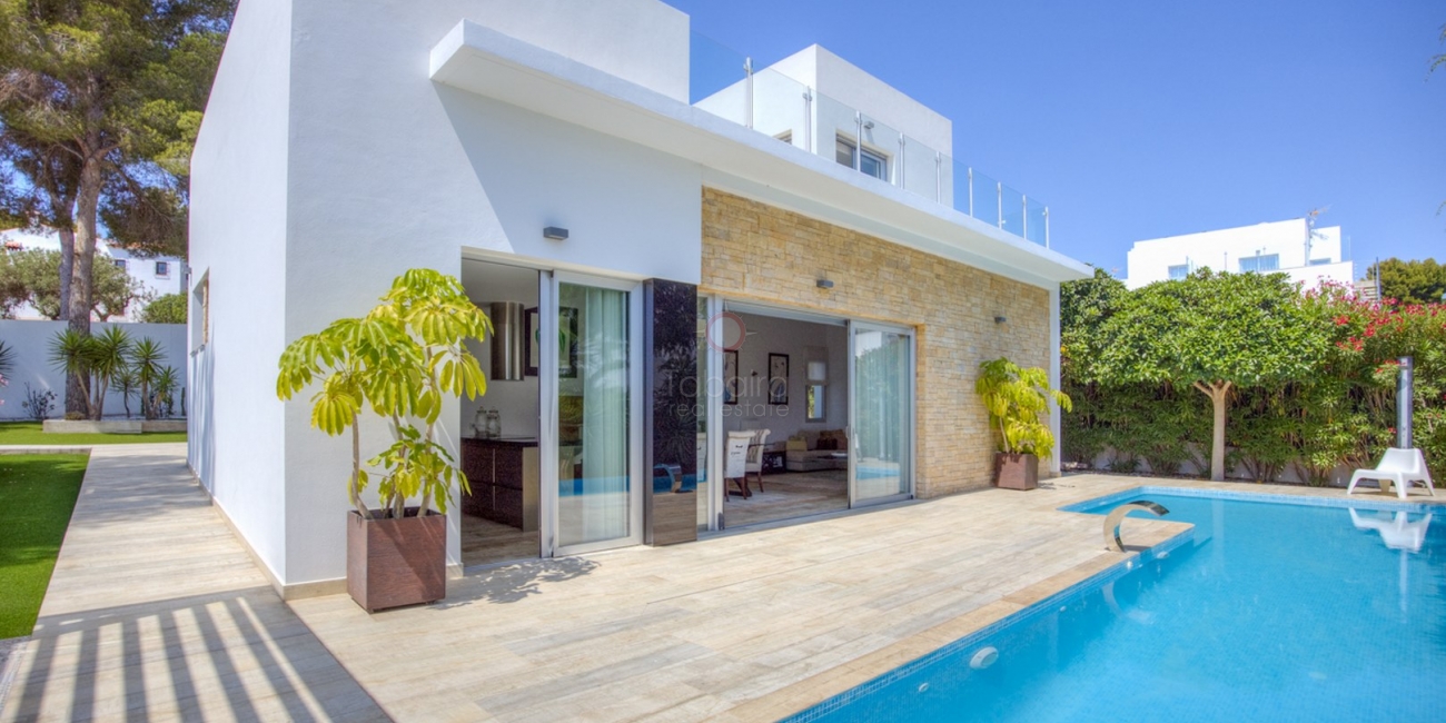 ▷ Villa neuve avec vue sur la mer à vendre sur la côte de Benissa