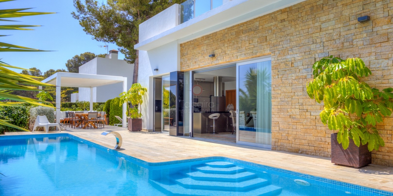 ▷ Villa neuve avec vue sur la mer à vendre sur la côte de Benissa