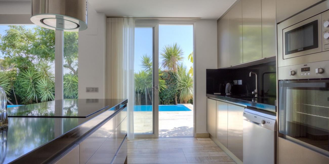 ▷ Villa neuve avec vue sur la mer à vendre sur la côte de Benissa