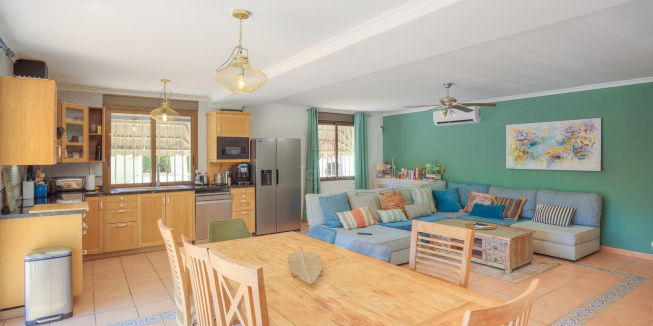 Modern Villa in Calpe with Sea Views, Pool & Holiday Rental Potential