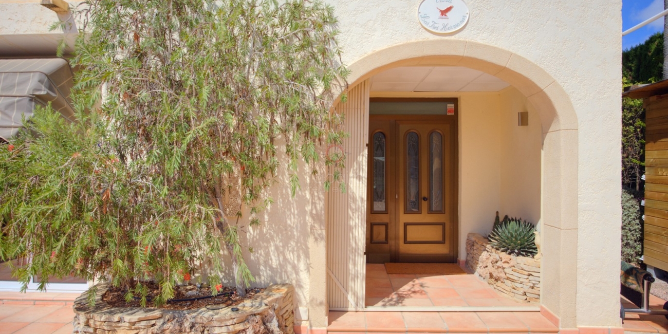 Modern Villa in Calpe with Sea Views, Pool & Holiday Rental Potential