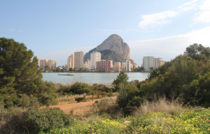 Panorámica de la Costa Blanca Norte con el mar Mediterráneo